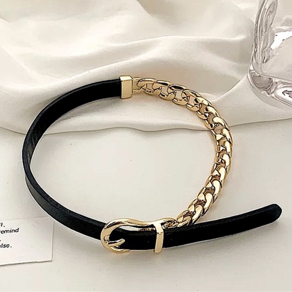 Gold Leather Buckle Design Chain Link Choker - Picture 9 of 12